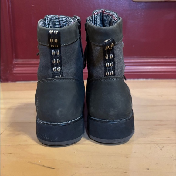 Kamik Ariel Lo Boots Womens Size 10 Hunter Green Waterproof Leather Ankle Bootie - Picture 6 of 8